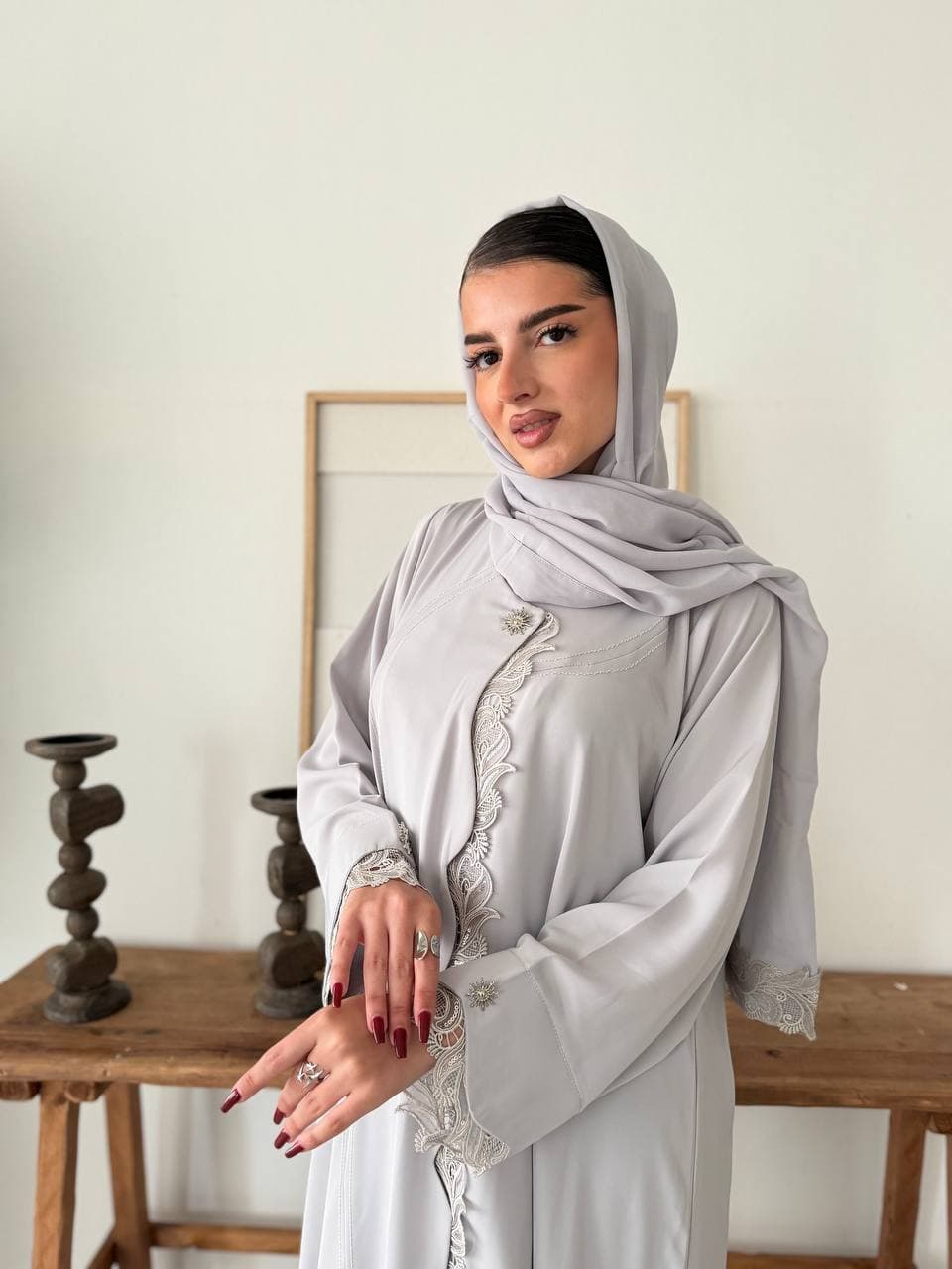 عباية فيلورا أسود