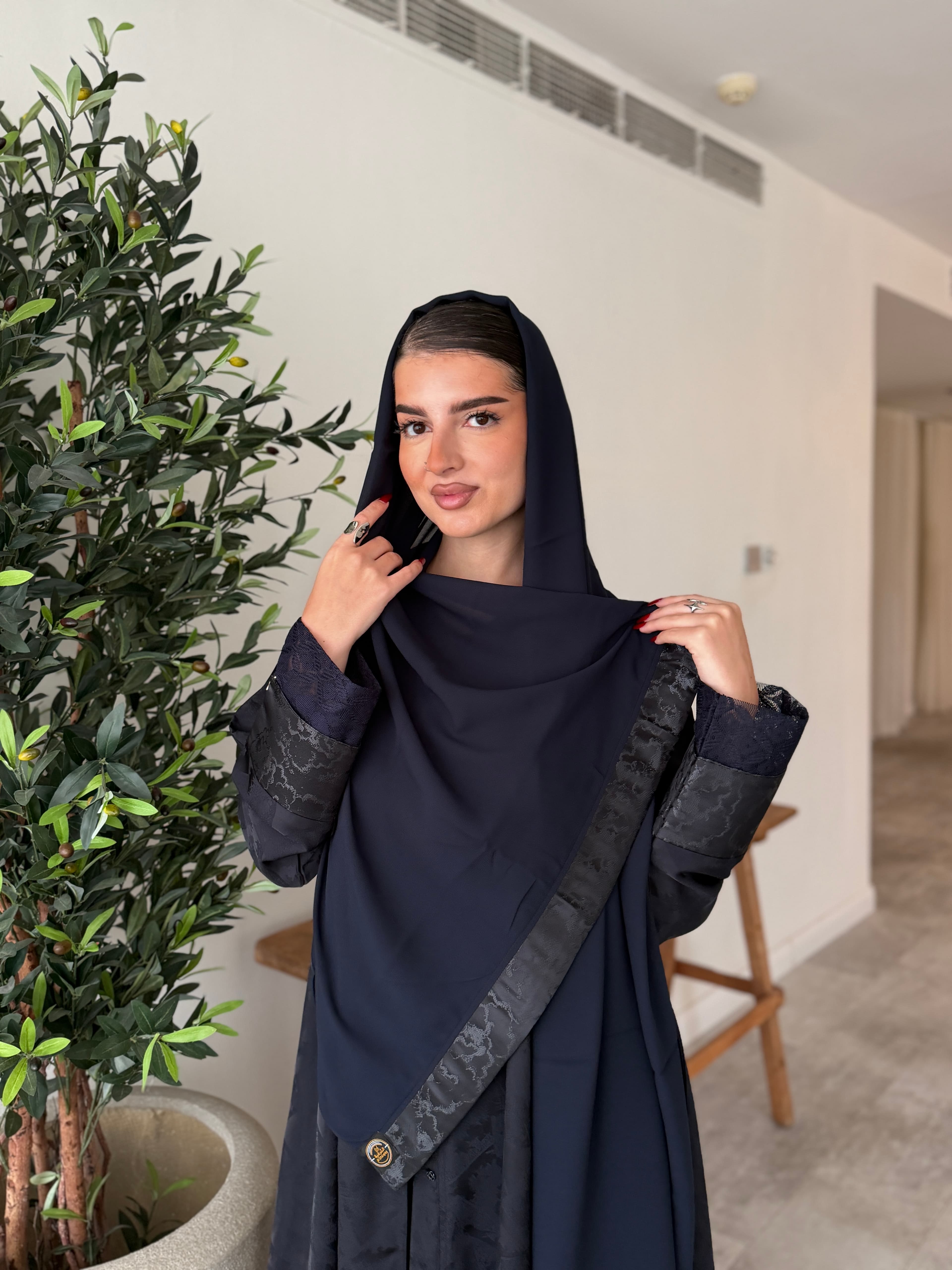 عباية دانتيل ماريا بيج