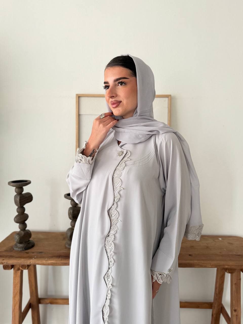عباية فيلورا رمادي