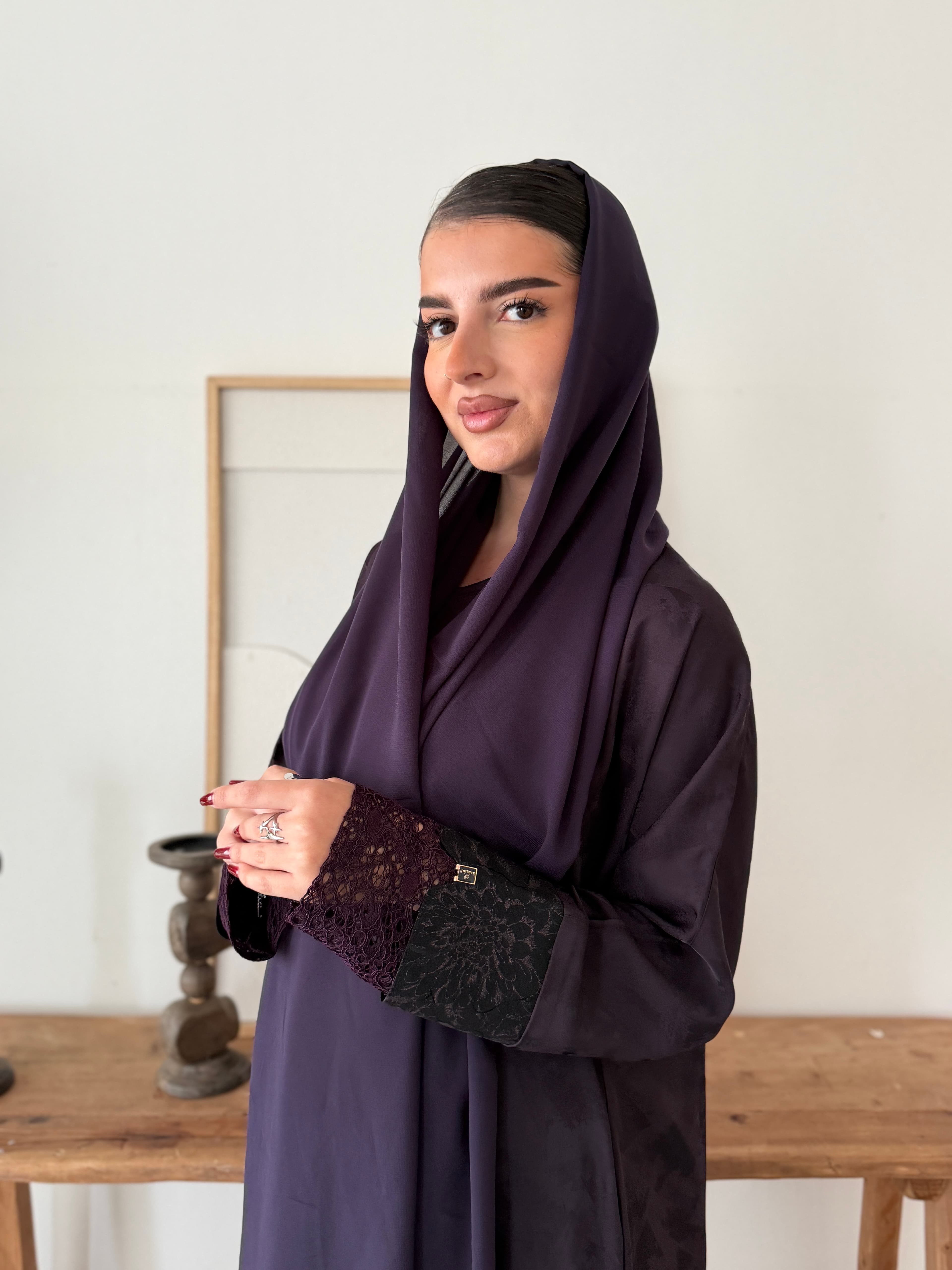 عباية دانتيل ماريا موف