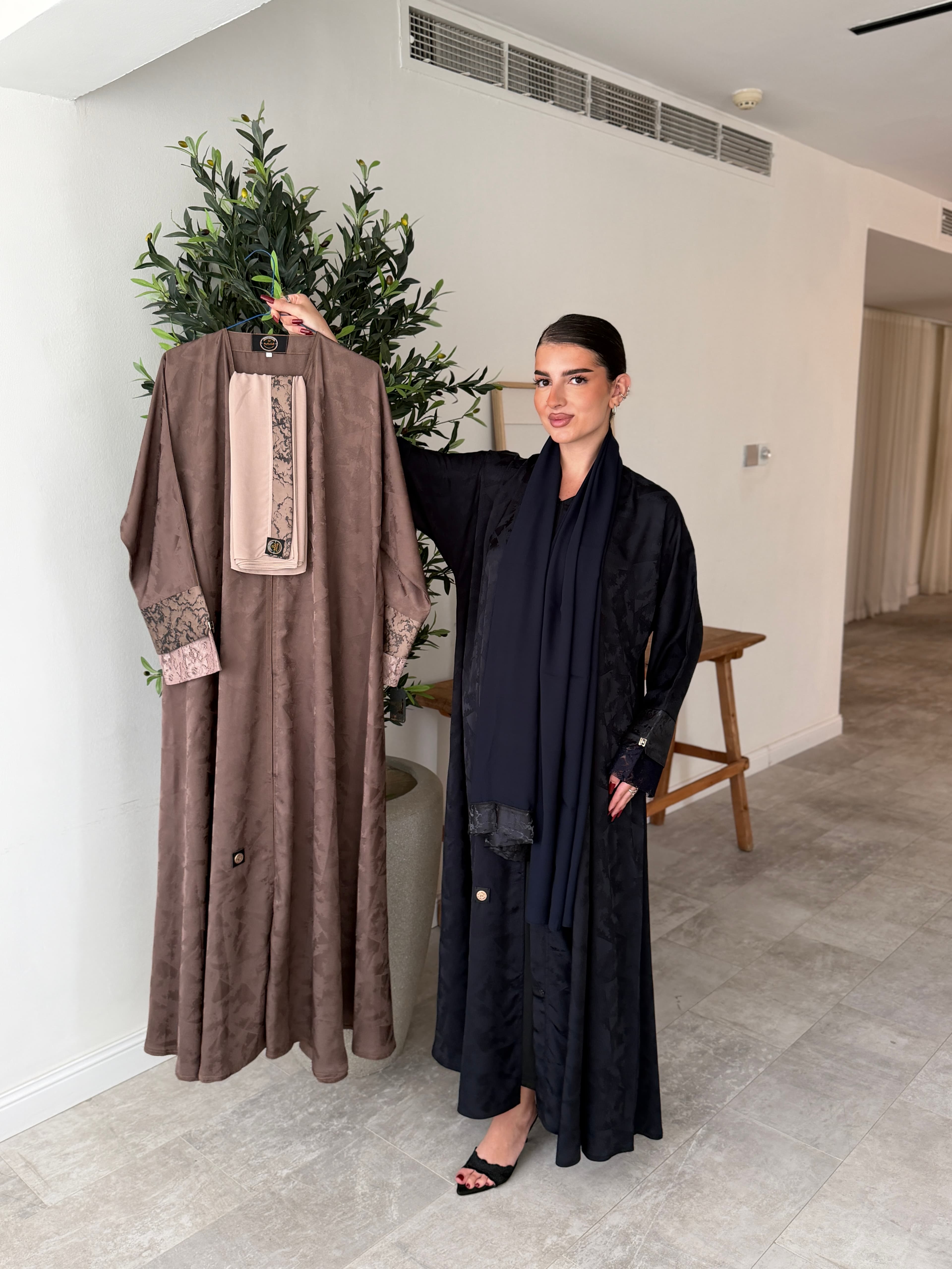 عباية دانتيل ماريا بيج